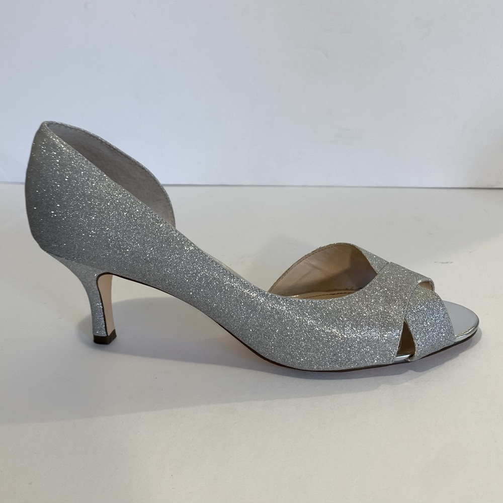 I Miller Silver Sparkle Kitten Heel Pumps